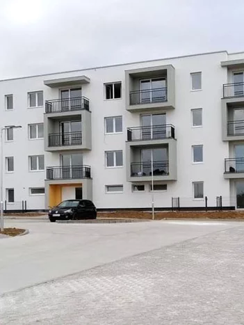 Bytový dom Čachtice, 17 dverí Securido antracit